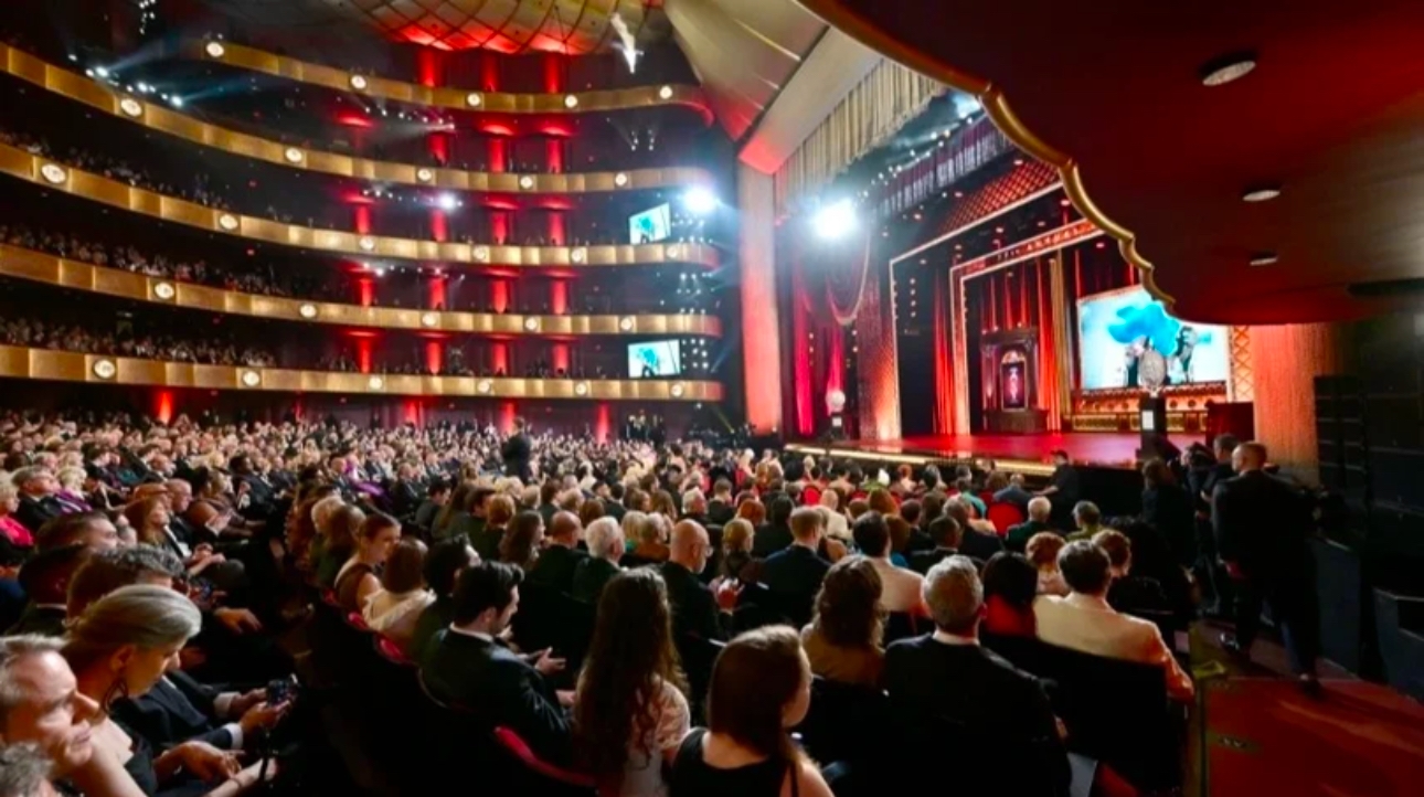 Tony Awards 2025… القائمة الكاملة للفائزين وأبرز لقطات الحفل