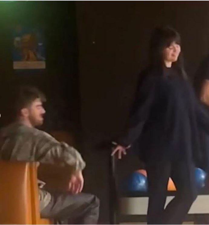 بالصور: سيلينا غوميز وحبيبها في موعد غرامي... أين؟