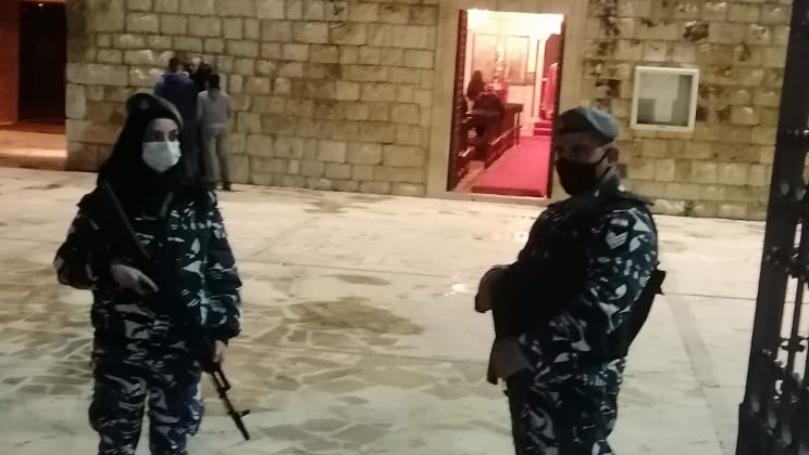 انتشار عناصر قوى الأمن الداخلي في المناطق كافة بمهمات حفظ أمن ونظام ليلة عيد الميلاد في جبيل وحلبا والضبية والفنار