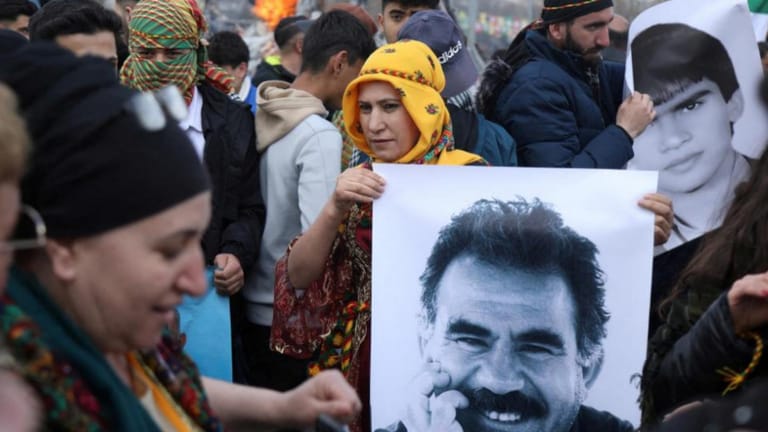 تسليم سلاح "الكردستاني" بين حسابات "آبو" وشروط "السلطان"