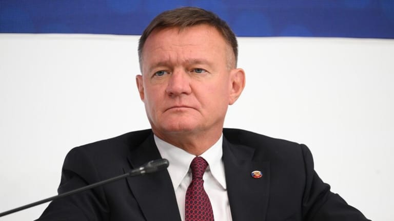 Russian minister shoots himself hours after getting fired