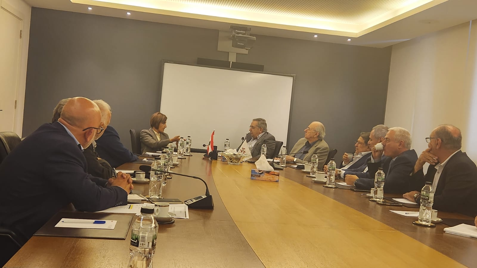 تعاون بين جمعية الصناعيين ووزيرة البيئة للإستجابة للمتطلبات البيئية