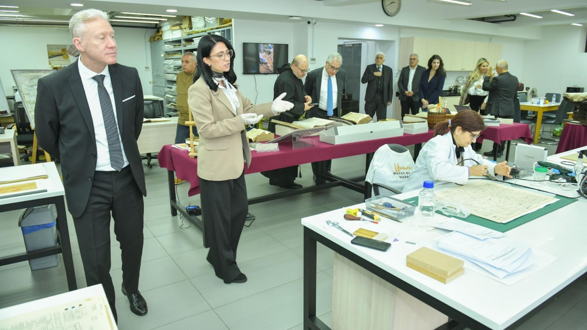 مذكرة تفاهم بين وزارة الخارجية والمغتربين وجامعة الروح القدس – الكسليك لحفظ الوثائق الوطنية وأرشفتها