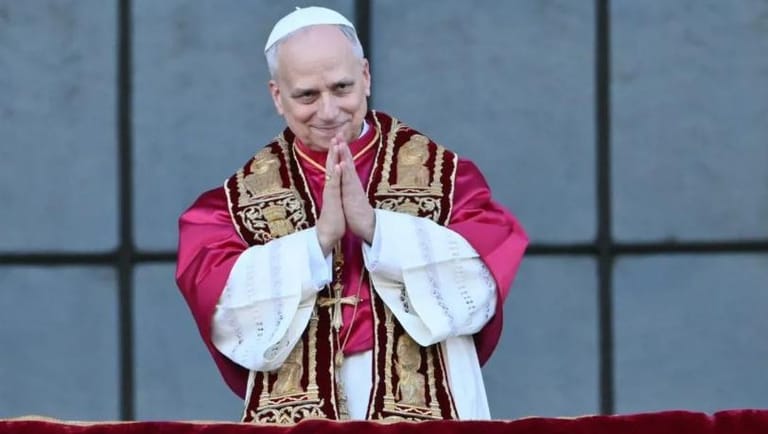 البابا لاوون على صلة قرابة بنجوم عالميين؟