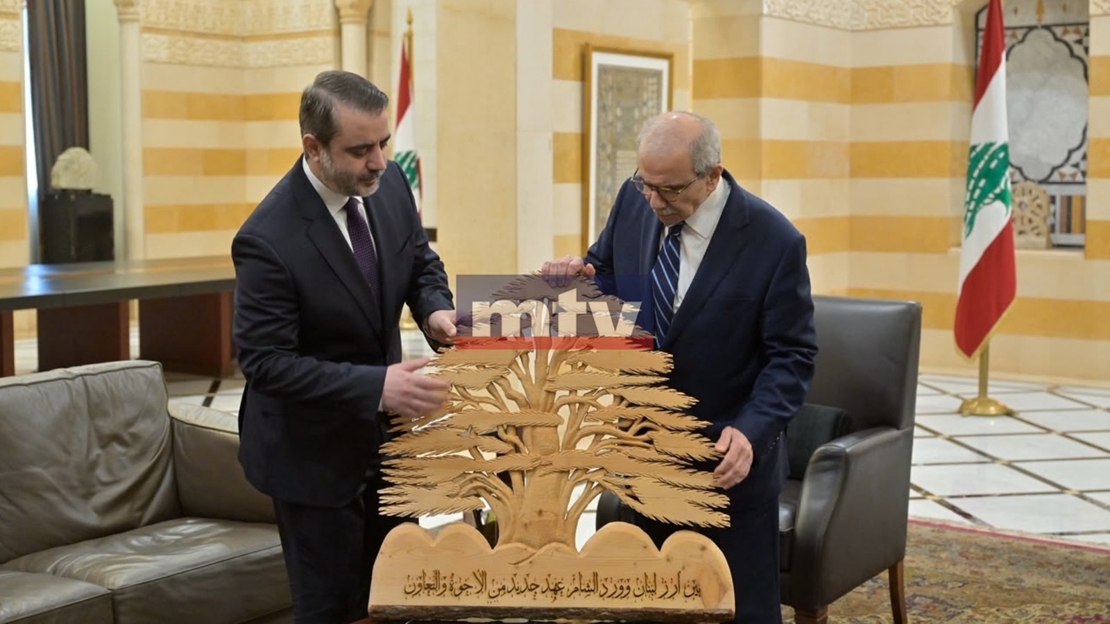 Photos: Salam Presents Gift to Al-Shaibani