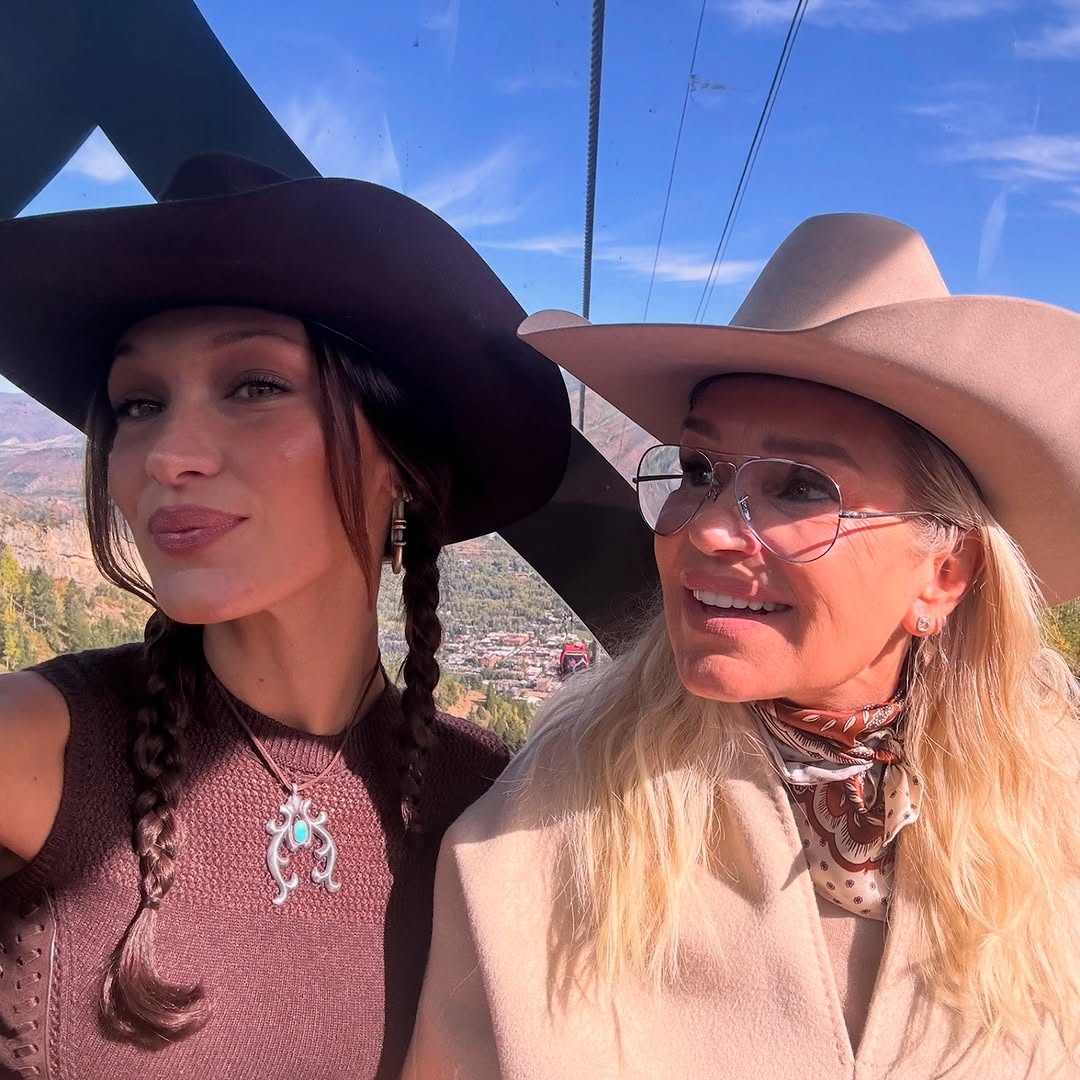 بيلا حديد تُعايد والدتها يولاندا: "ملكة عالمي"