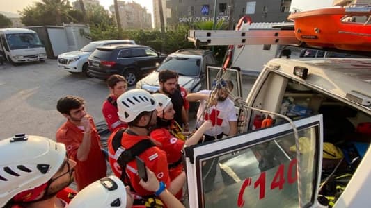 Photos: Red Cross search and rescue teams intervene to help rescue those stranded in the cable car accident