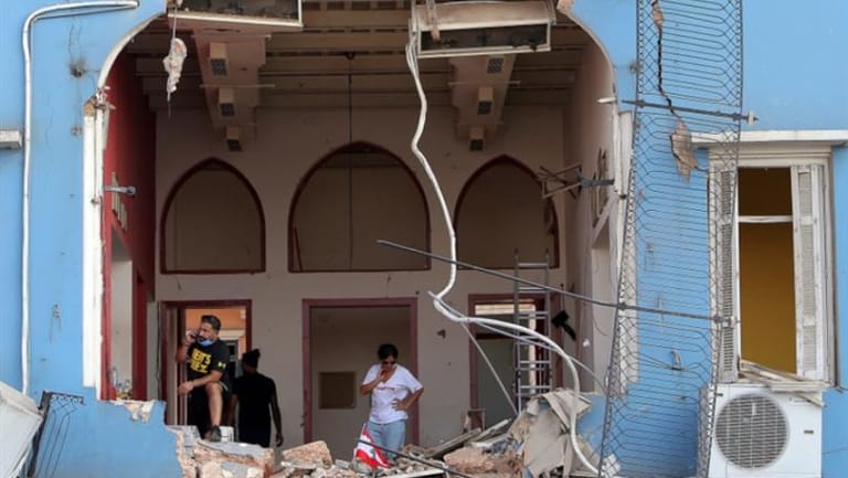 من التهجير القسري إلى التهجير عمداً: "جيران" الانفجار مهدّدون بالإخلاءات