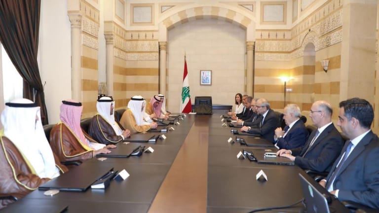 Salam hosts Kuwaiti Deputy PM for High-level talks to strengthen bilateral cooperation