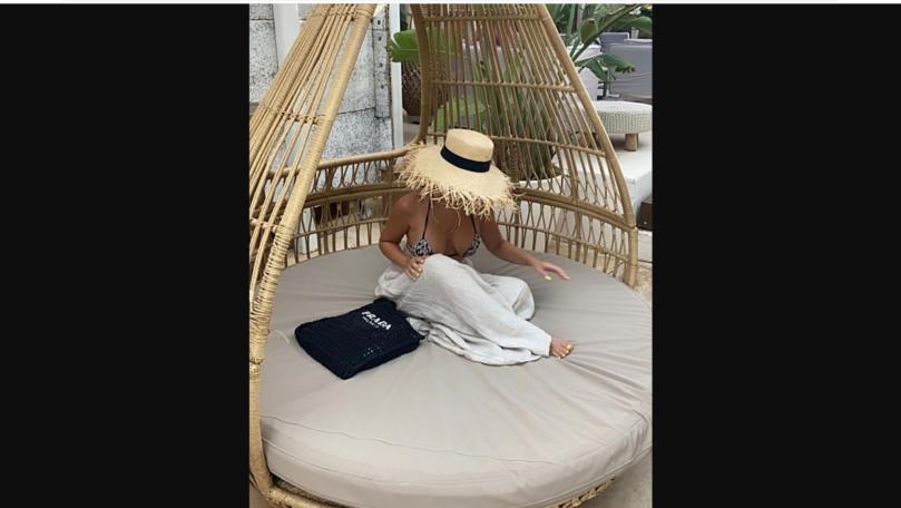 بالصور: ميريام فارس تحتفل بالذكرى الـ 7 لعيد زواجها مع زوجها على شاطئ البحر