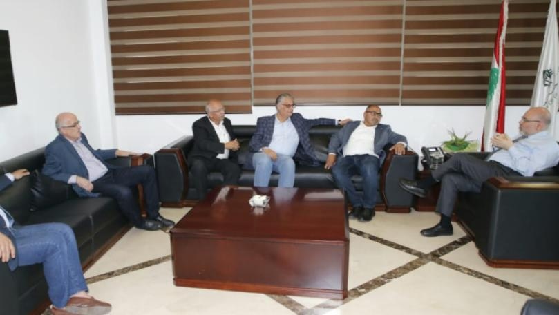 الأبيض بحث مع زواره في سبل استمرارية مستشفى بر الياس