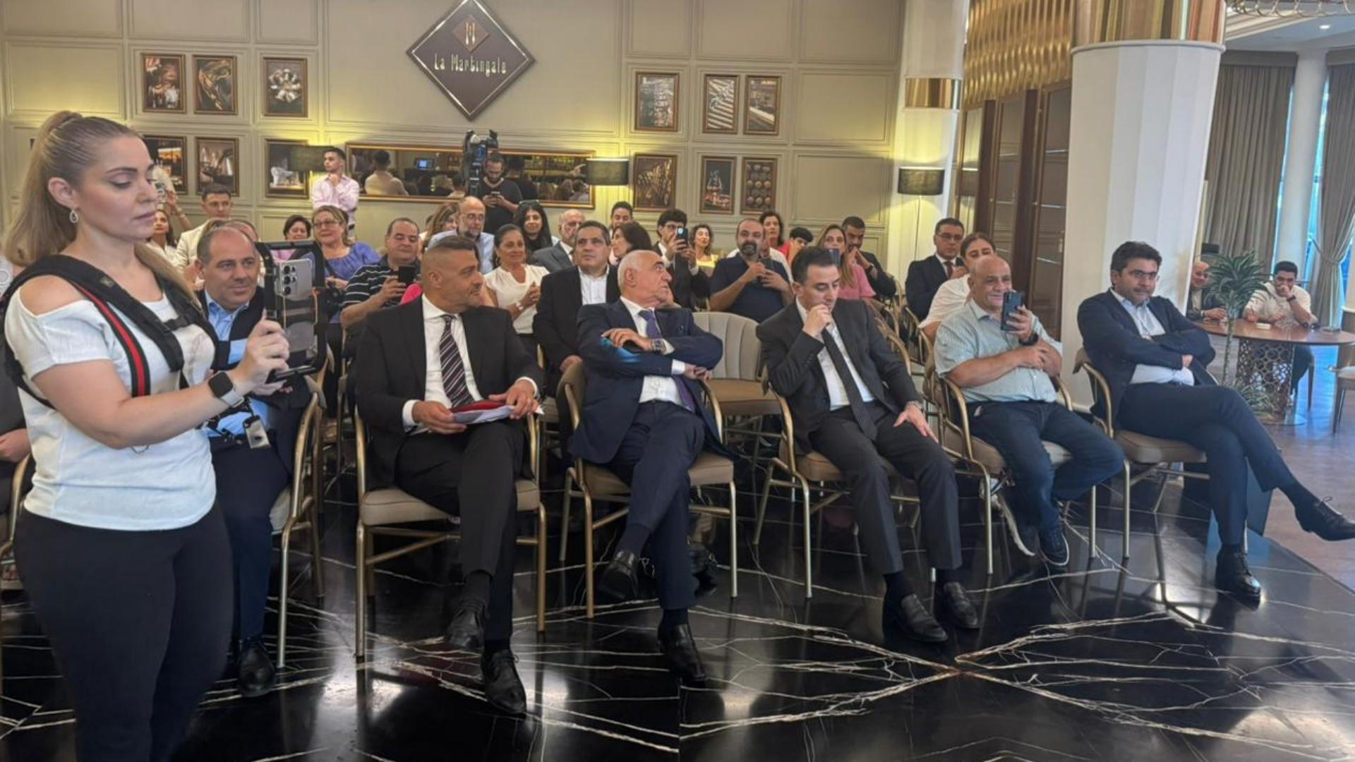 توقيع كتاب "الحياد الإيجابي الناشط والسياسات الدفاعية"