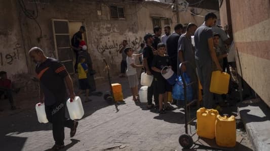 Watch: Queues of thirst in Gaza