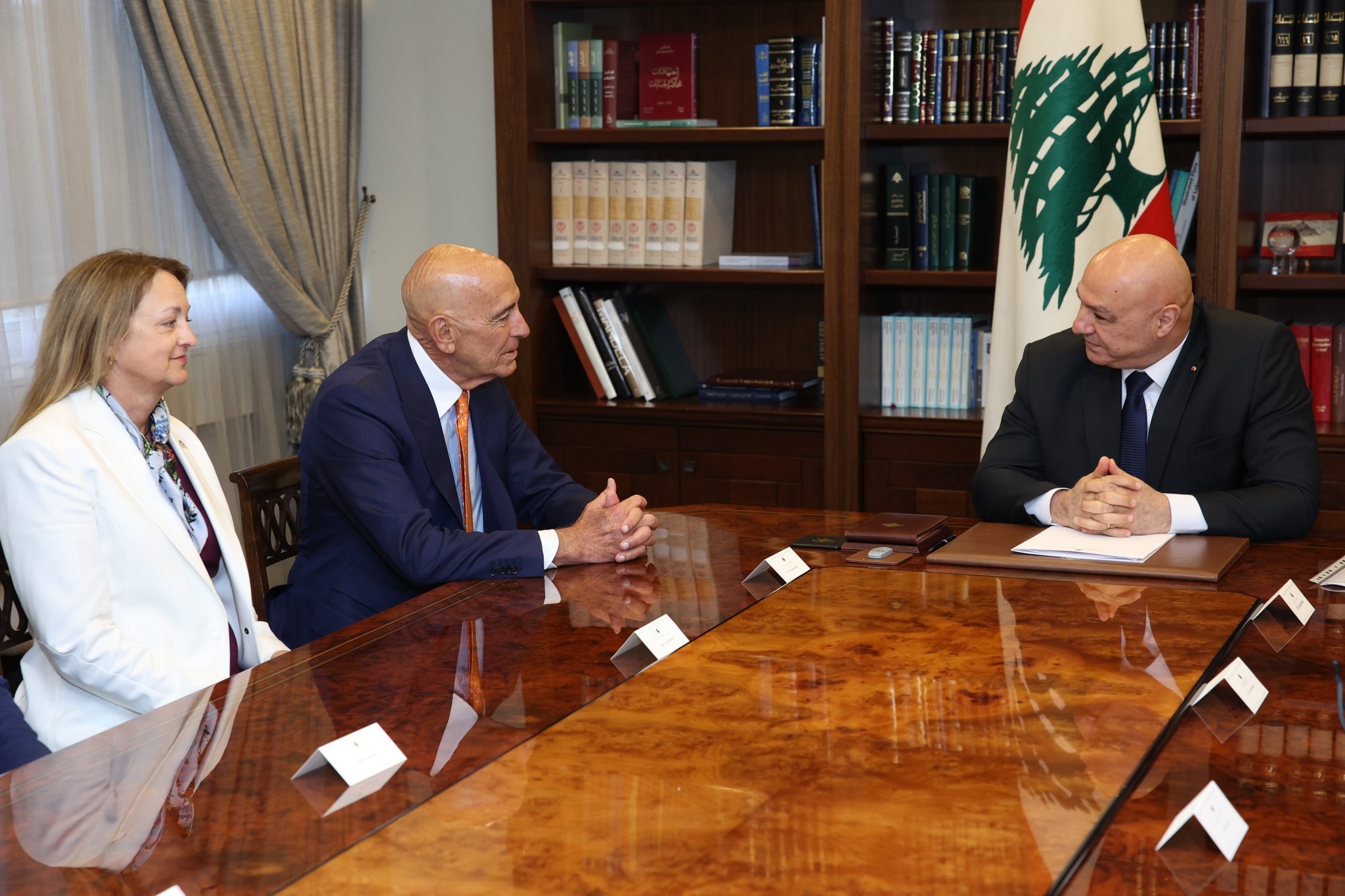 عن body language عون وبرّاك... هل فضحتهما الصور؟