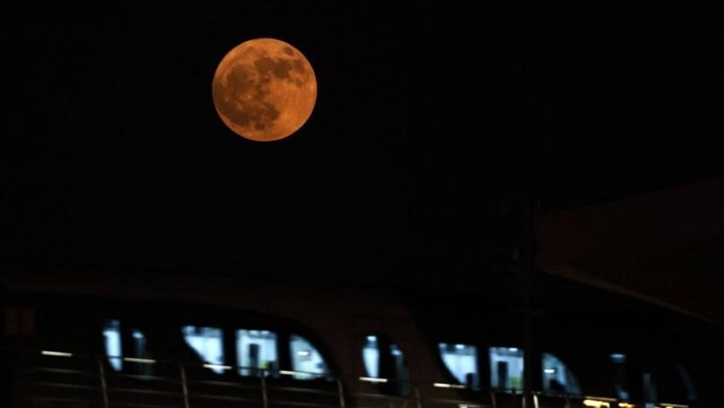 Photos: The Super Blue Moon Shines Over the Skies of Several Arab Countries