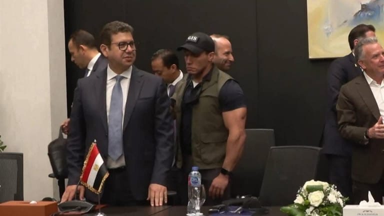 مهمة دبلوماسيّة أمنيّة في بيروت... تفاوض أم رسالة أخيرة؟