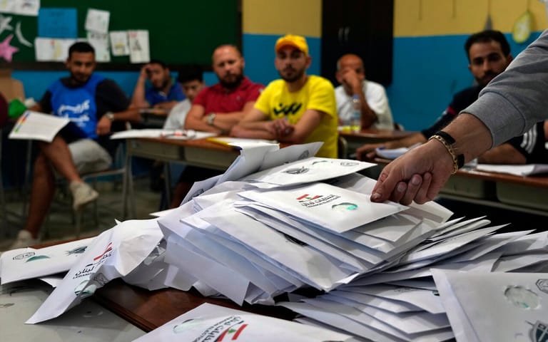 اقتراحٌ لتأجيل الانتخابات... فما رأي الكتل؟