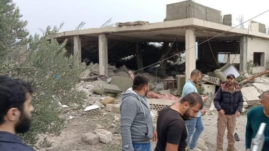 Photo: The Israeli enemy army targets a house in the town of Zibqin with 3 artillery shells, resulting in one person being wounded who was transported to the hospital