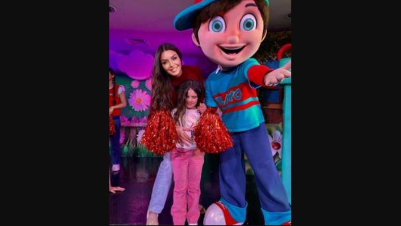 بالصور: هكذا احتفلت أمل بوشوشة بعيد ميلاد ابنتها