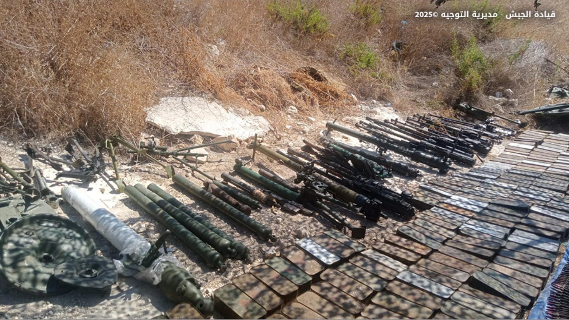 بالصّور: الأسلحة التي تسلّمها الجيش من البداوي وعين الحلوة