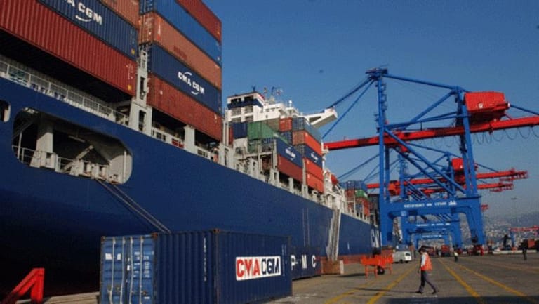 لبنان يتلهّى بقشور السياسة ويهمل حماية أسواق التصريف الخارجية