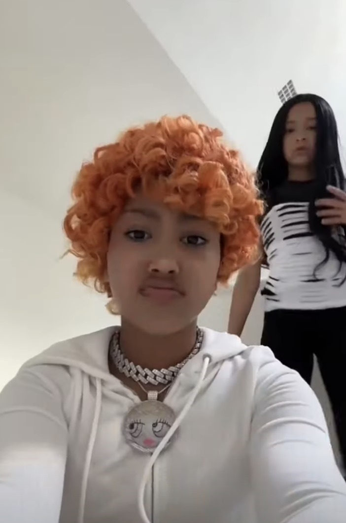 كيم كارداشيان تكشف عن سبب حذف فيديو لابنتها على "تيك توك"