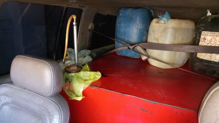 بالصّورة: 800 ليتر مازوت في خزّان داخل سيّارة