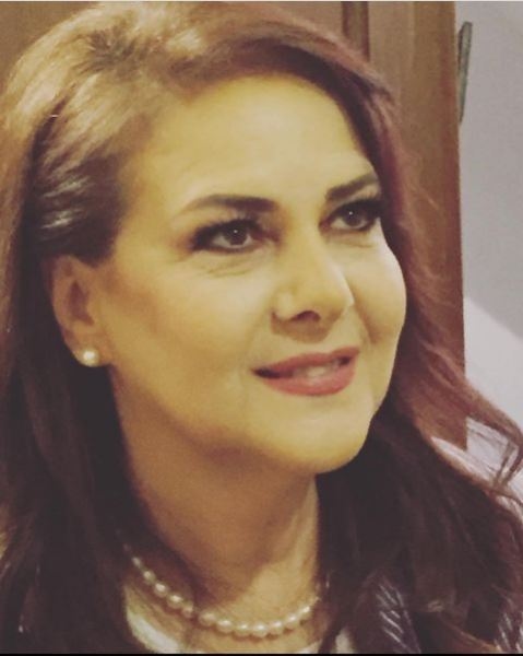 دنيا وإيمي سمير غانم في ذكرى يوم ميلاد والدتهما