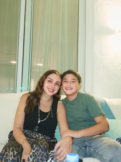 أول ظهور لأنغام برفقة عائلتها بعد تعافيها وعودتها إلى مصر