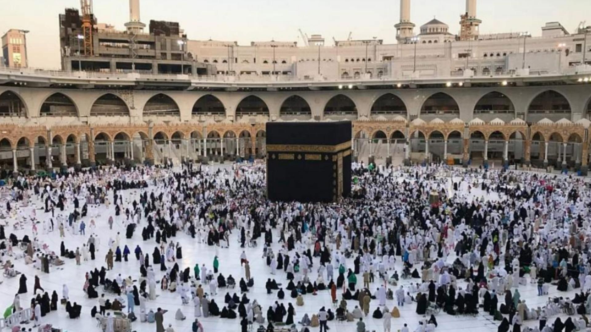 اللبنانيون يحملون وجع الوطن إلى السعودية