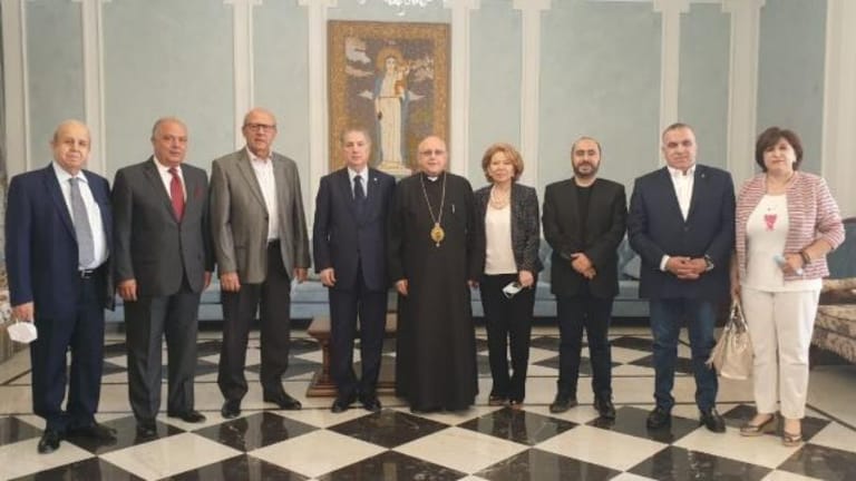 امين الجميل من مطرانية سيدة النجاة في زحلة: بوركت الأيادي التي أنجزت بنيان المطرانية