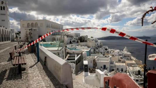 More quakes hit Santorini and surrounding islands