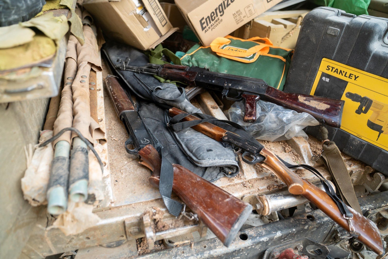 غارة على الحدود بين لبنان وسوريا... أدرعي: "الحزب" ينتهك الاتفاق