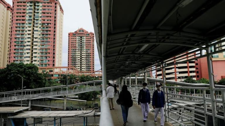 Indonesia posts fastest economic growth in over a year, outlook uncertain