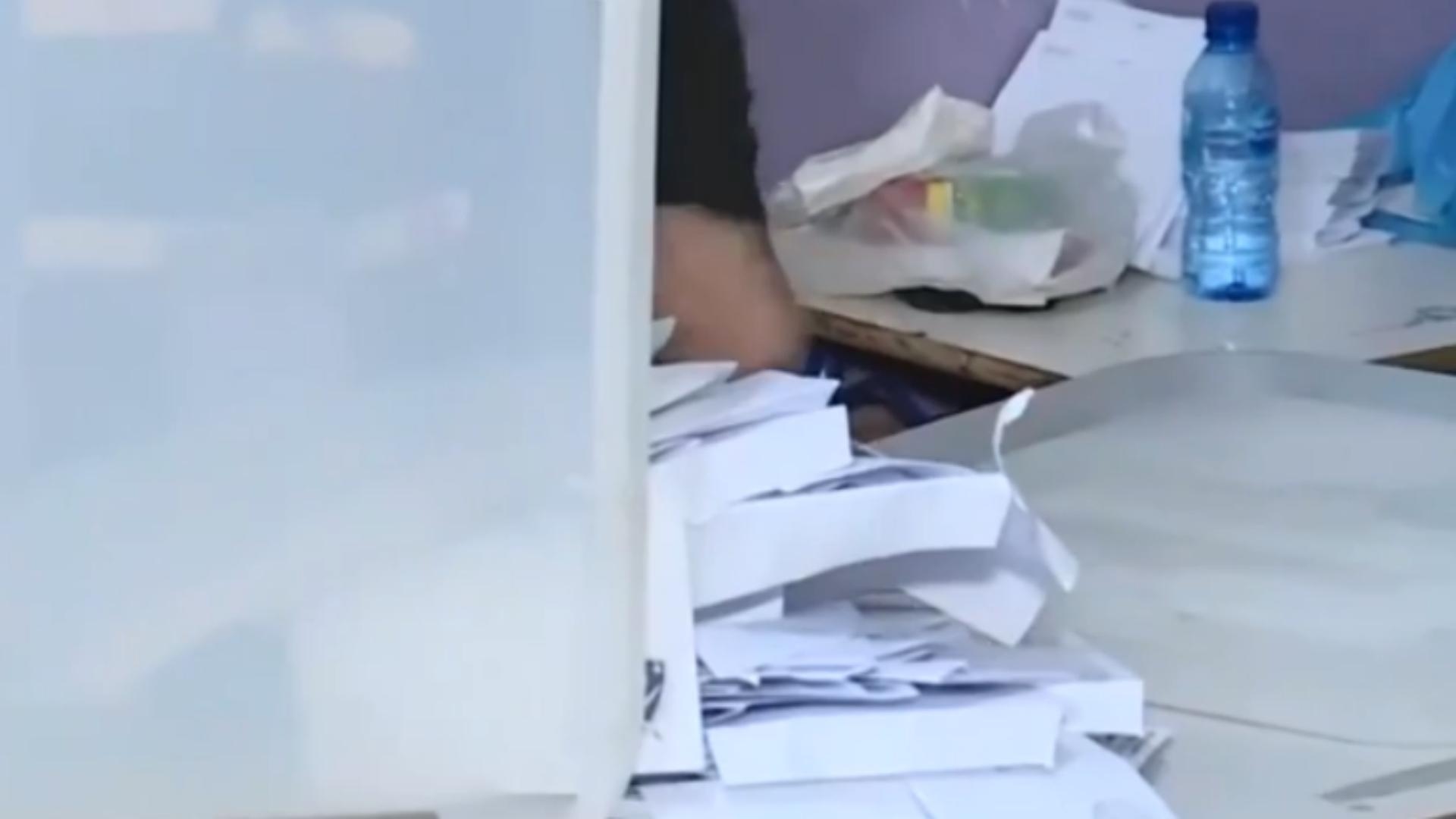 سرق صندوقاً انتخابيًّا!