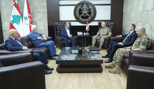 Army chief follows up on Ain El-Hilweh developments with Palestinian Ambassador