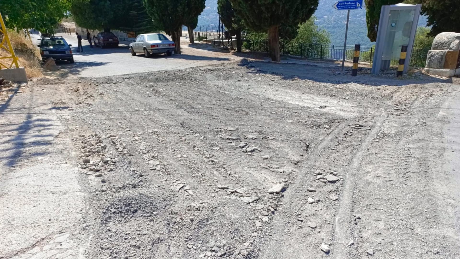 انتهاء الأعمال على الجسر الفاصل بين بلدتي مشمش ولحفد