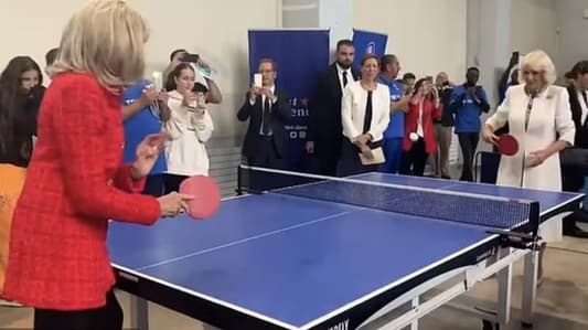 بالفيديو: ملكة بريطانيا وزوجة ماكرون تلعبان ping pong