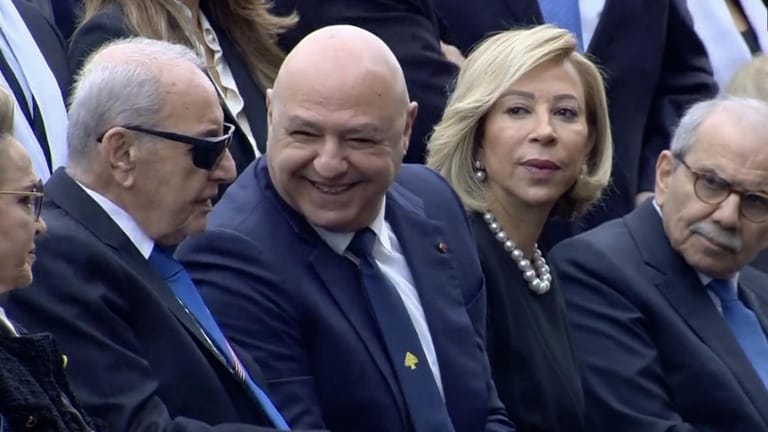 على من ضحك عون وبري؟