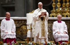 At Easter Vigil, Pope Leo Urges World Not to Grow Numb to War