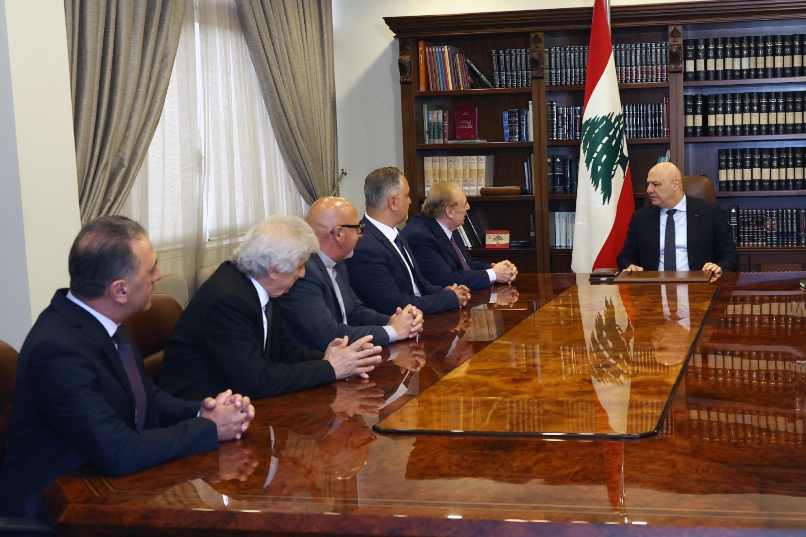 البستاني ووفد من لجنة إدارة مستشفى دير القمر الحكومي زاروا عون لشكره على دعم إنشاء المستشفى وتجهيزه