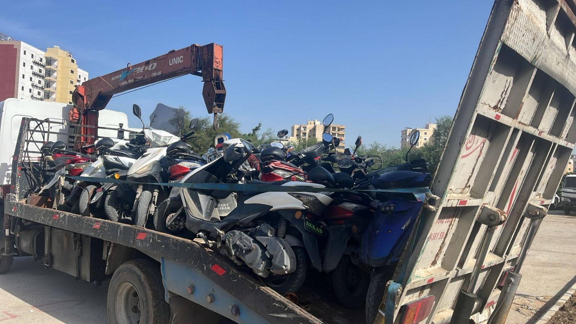 بالصور: دوريّات وحواجز... ومخالفات!