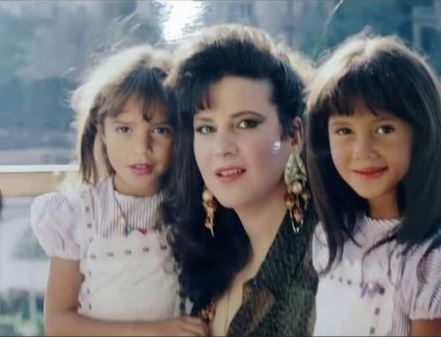 دنيا وإيمي سمير غانم في ذكرى يوم ميلاد والدتهما