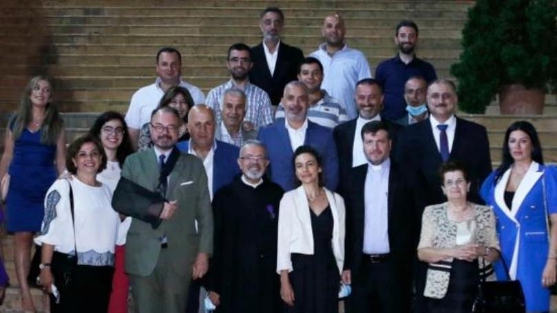السفارة الفرنسية قلّدت الأب بطرس عازار السعفة الأكاديمية