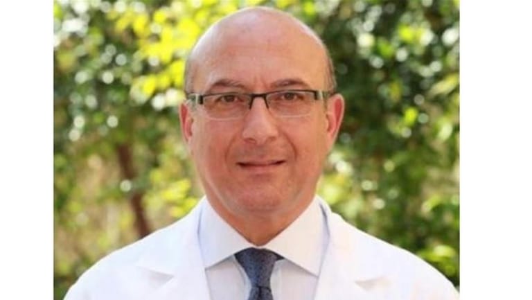 نقيب الأطباء: القطاع يعاني من هجرة أصحاب الاختصاصات