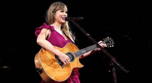 Taylor Swift Performs ‘Dear John’ and Asks for Kindness Ahead of Album Release