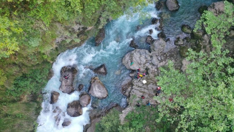 العثور على الطفلة نورا حاطوم جثة في نهر ابراهيم