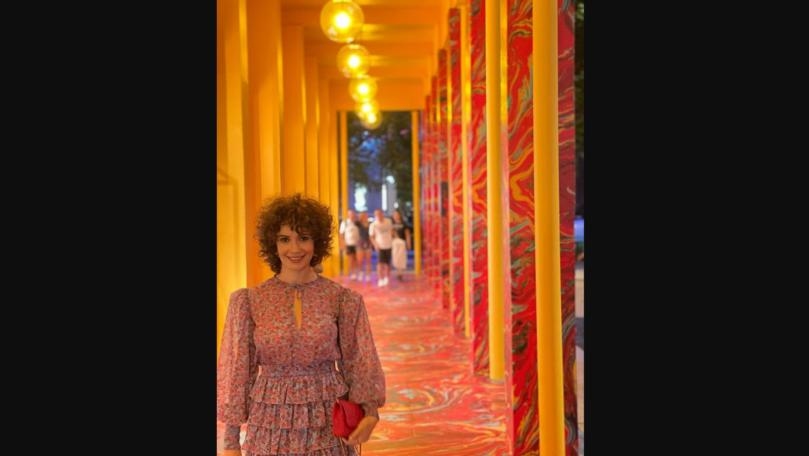 "نور التركية" سونغول أودن بإطلالة لافتة في صورها الأحدث