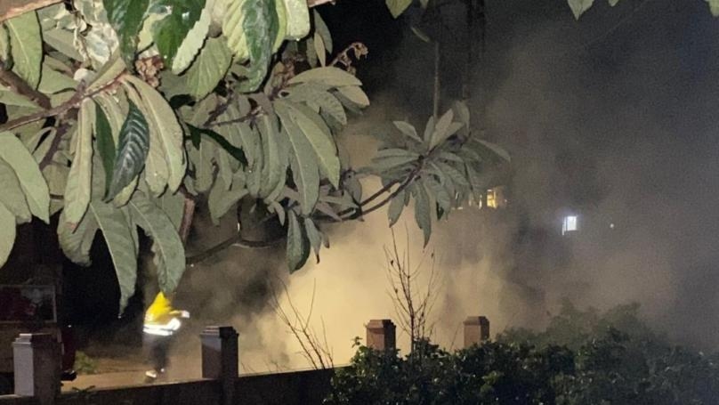 الدفاع المدني: إخماد حريق اندلع في موزّع وأسلاك كهربائية امتدّ ليطال أشجاراً في دردغيا - صور