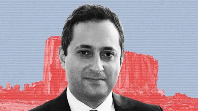 تعيين قاضٍ رديف: البيطار لن يعترف بالقرار ويلوّح بالاستقالة!